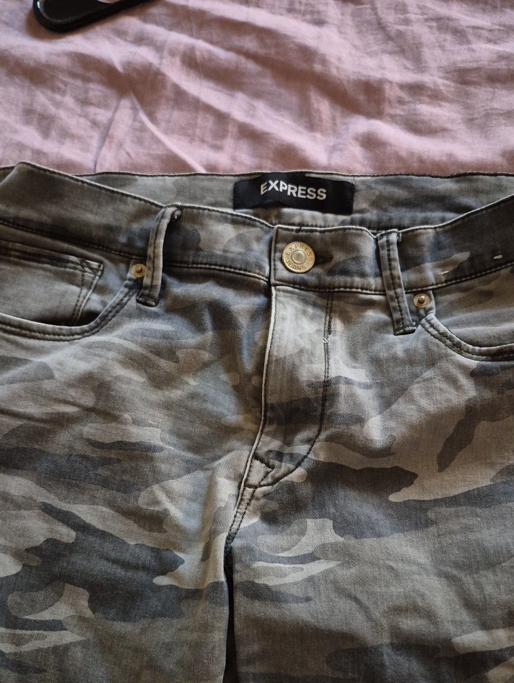 Express Women's Gray Camo Skinny Jeans